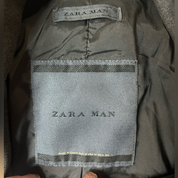 ZARA Man, Size M, black rain jacket, thick/heavy, full front zip, hidden hood - Picture 9 of 14